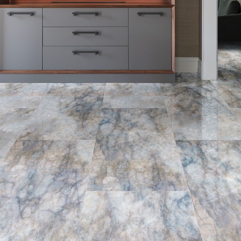 Lifestyle image of Minérale Italian Collection Lake Garda